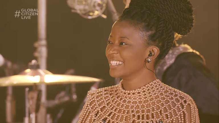 Special Guest Esther Chungu Performs "Jehovah" With Coldplay At The Global Citizen Festival.